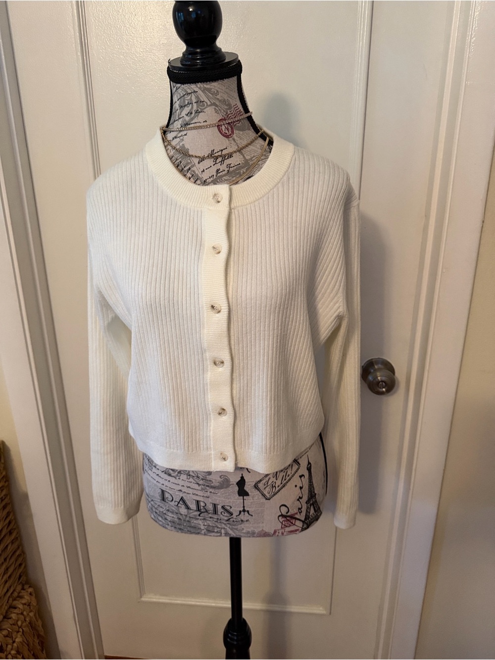 Jessica Simpson Ivory Ribbed Cropped Button Cardigan Sweater Small - Picture 4 of 13